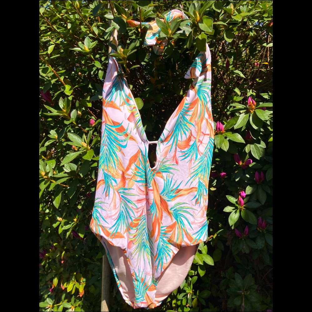 Gianni Bini designer “Tropicana” one piece swimsuit Size M
